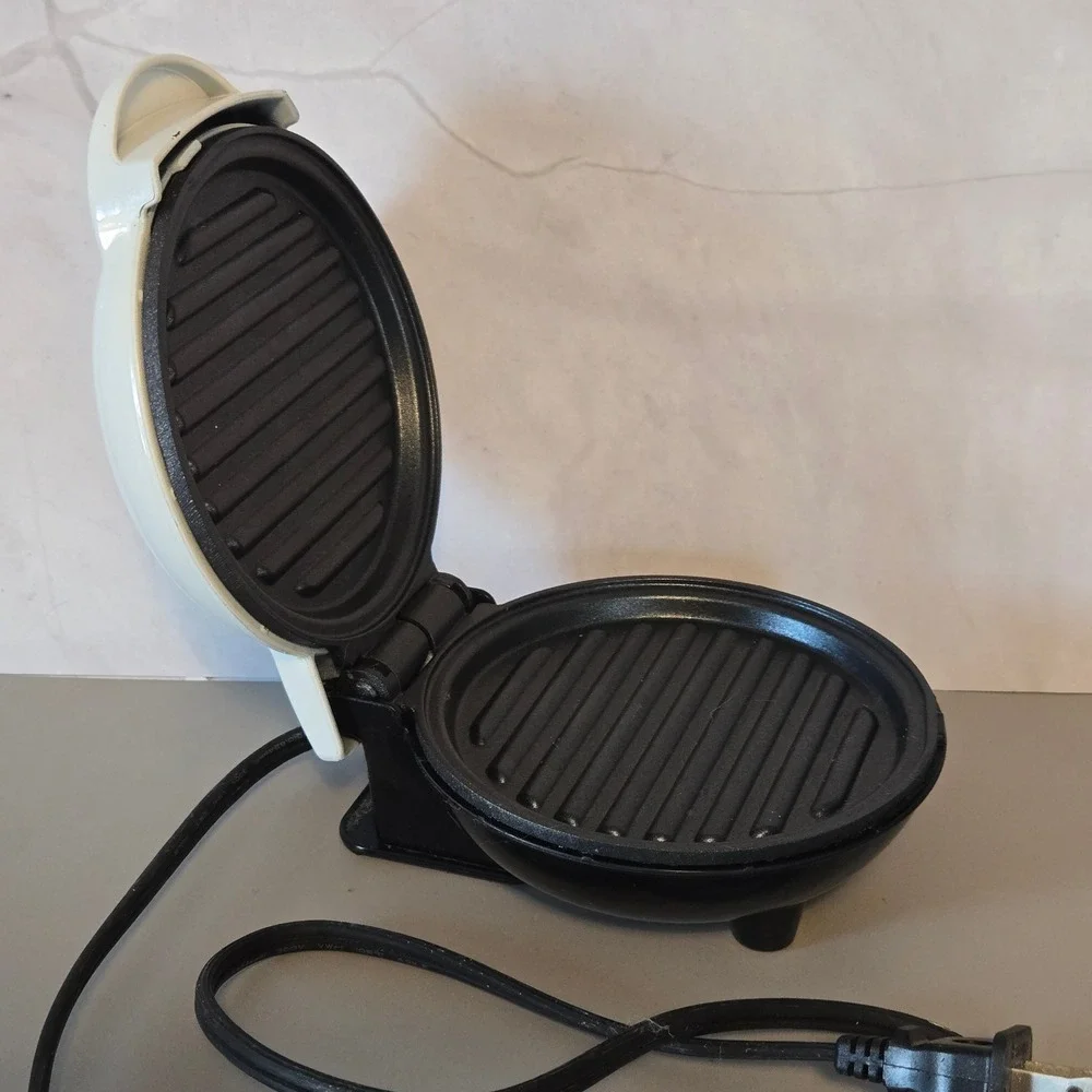 Dash Mini Maker Grill White Electric Sandwich‎ Burger Press